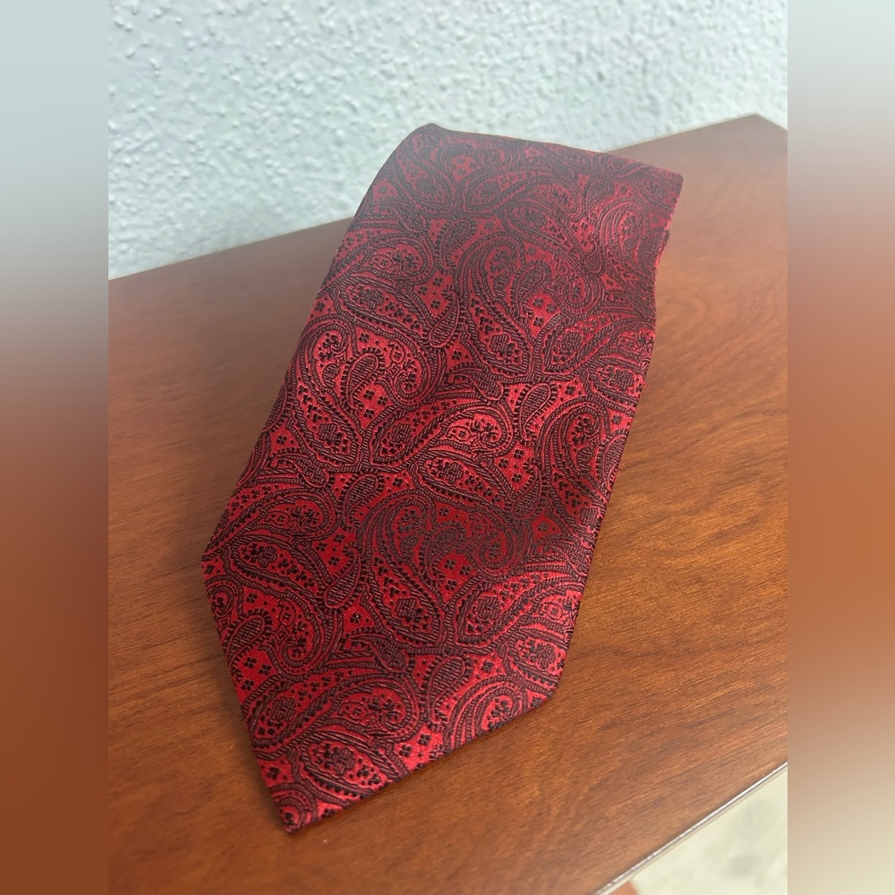 Pierre Cardin Red and black Paisley‎ Tie